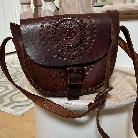 Handmade Vintage Tooled And Woven Leather Crossbody Bag in Deep Rich Brown - Picture 2 of 13